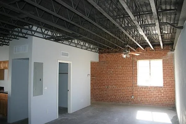 Studio, 871 sqft, $1,365 — Photo 4