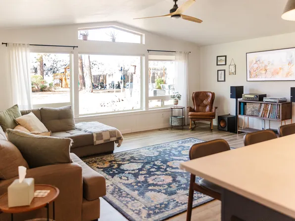 60105 Opal Ln, Bend, OR 97702