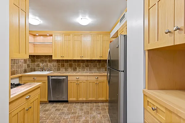 Rented by Compass | media 25