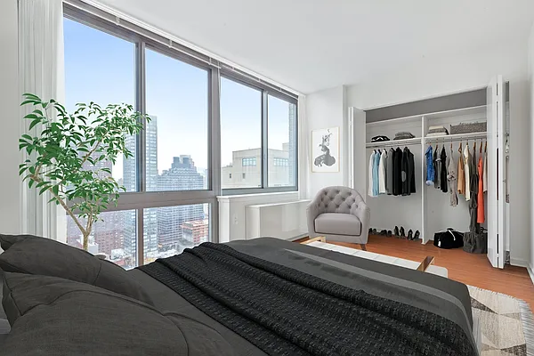 Rented by Greystar | media 6