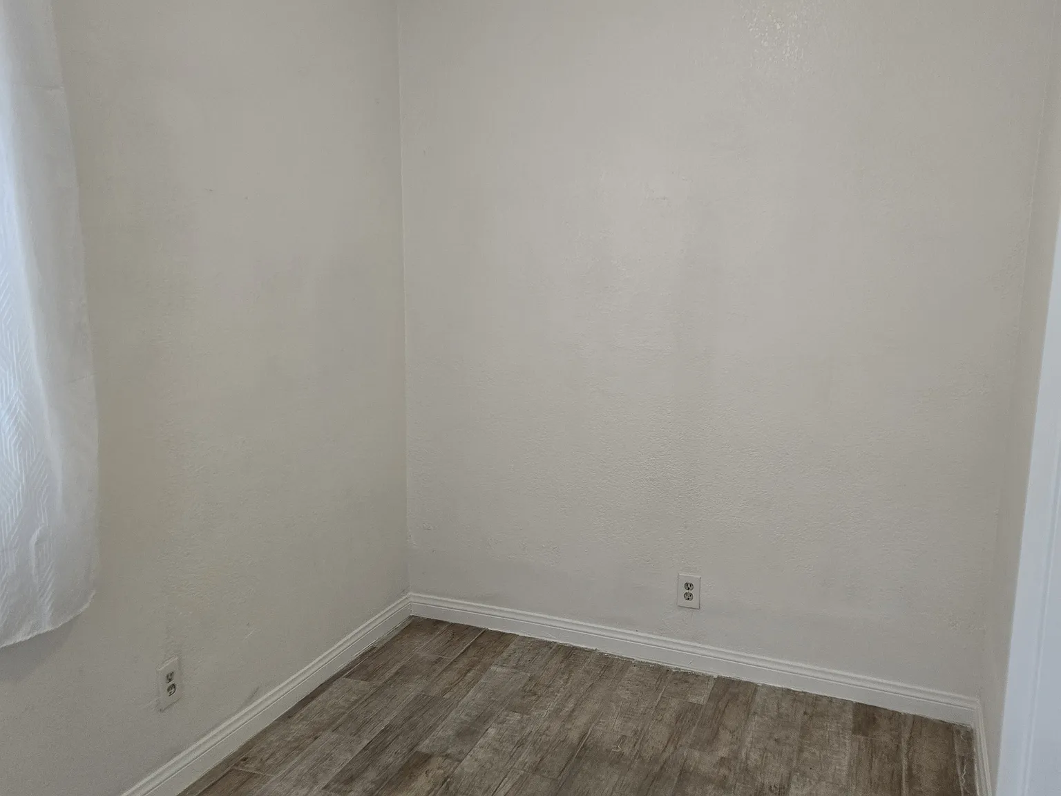 1 bed, $1,000 — Photo 3