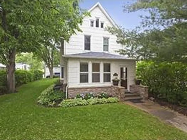 10 12th Ave N, Hopkins, MN 55343