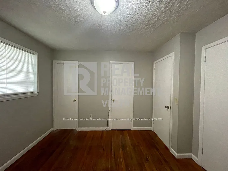 106 Hazel Dr — Photo 8