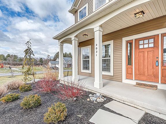 2nd image of 4031 Killarney Ln