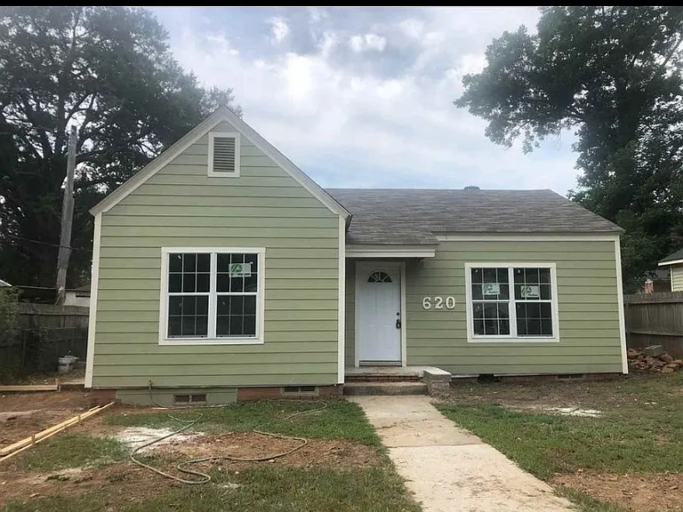 620 Riverside Dr — Photo 2