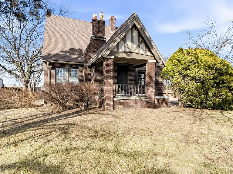 1543 S Hillside St — Photo 14