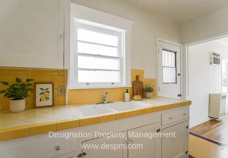 4619 1/2 Eagle Rock Blvd — Photo 12