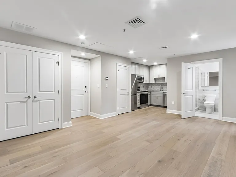 222 Rittenhouse — Photo 21