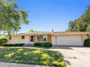 2815 E Lourdes Dr, Appleton, WI 54915