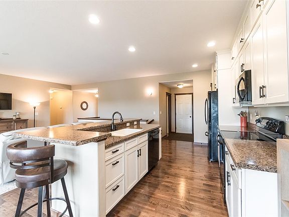 3rd image of 2910 Quail Hollow Ln