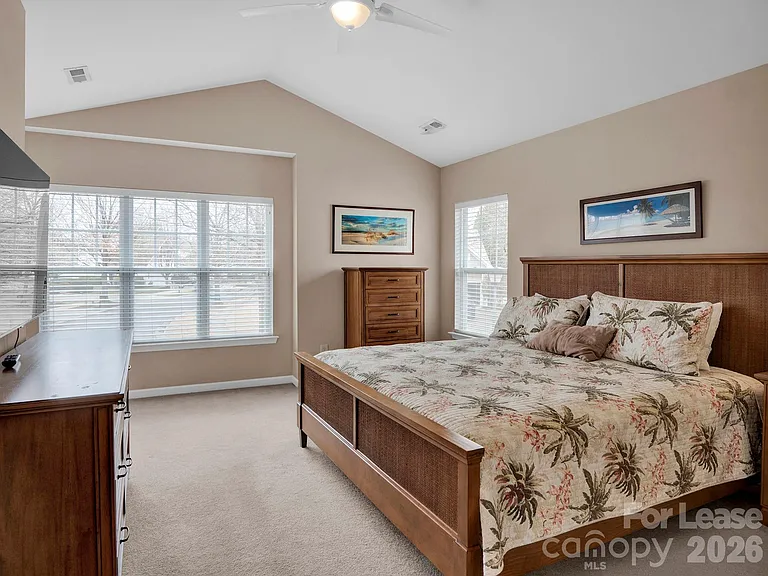 1401 Hammond Dr — Photo 22