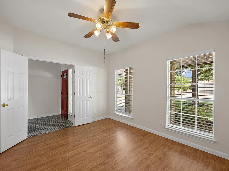 17249 Sandwick Dr — Photo 16