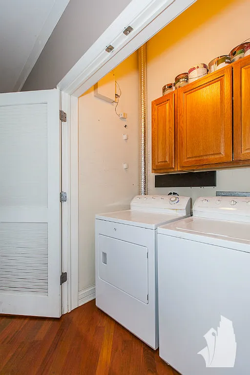 Luxury 2BR/2BA Condo with Private Rooftop Deck & Garage Parking — Photo 4