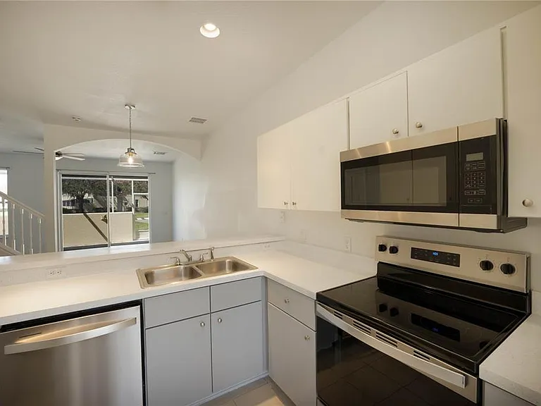 1241 S Beach Cir — Photo 2