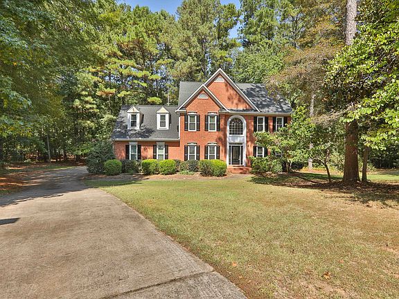 2nd image of 805 Natchez Ct