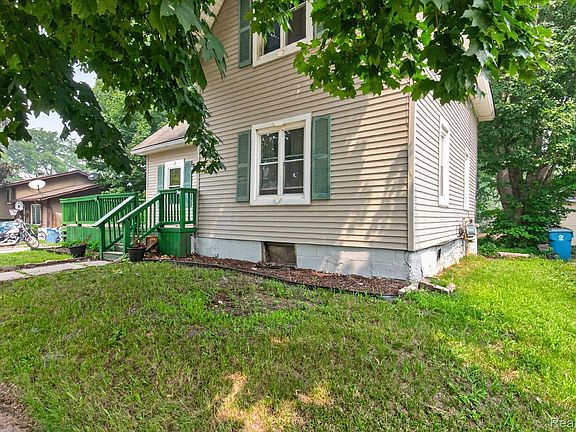 3rd image of 203 Grant St