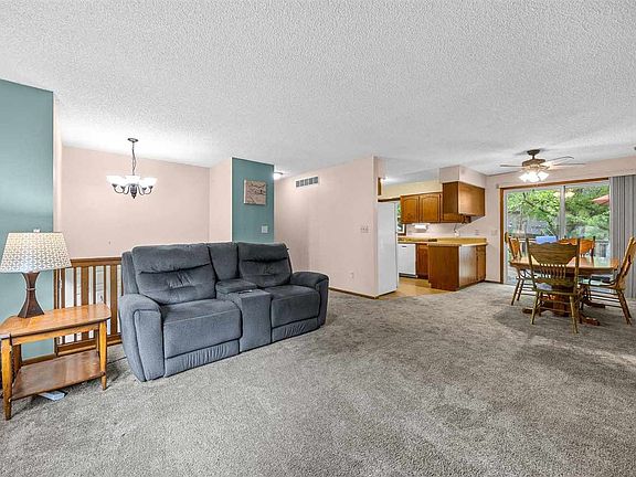 5th image of 2238 Russell Dr