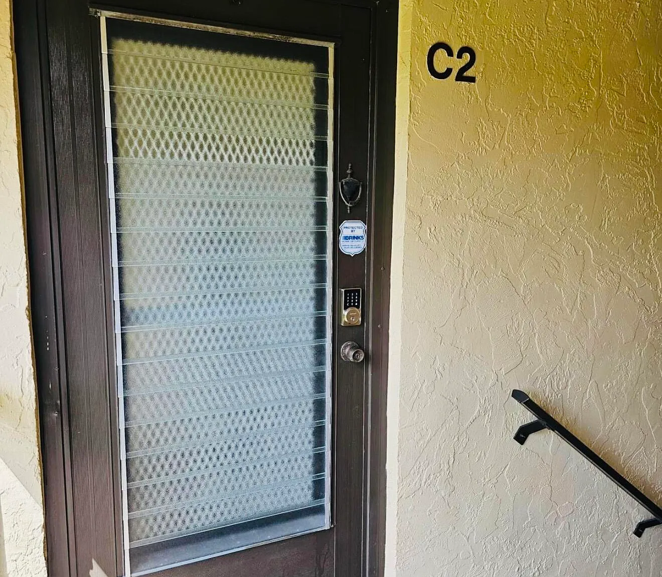 2 bed, 2.0 bath, 922 sqft, $1,600 — Photo 2
