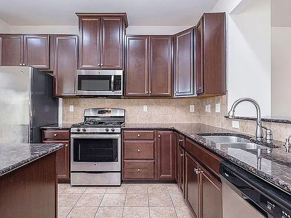2314 Rachelwood Dr — Photo 2