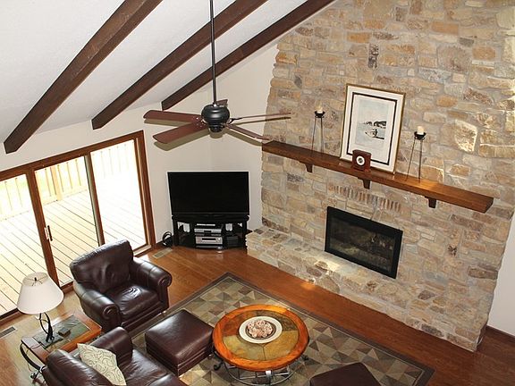 2nd image of 76 Lake Shore Ct