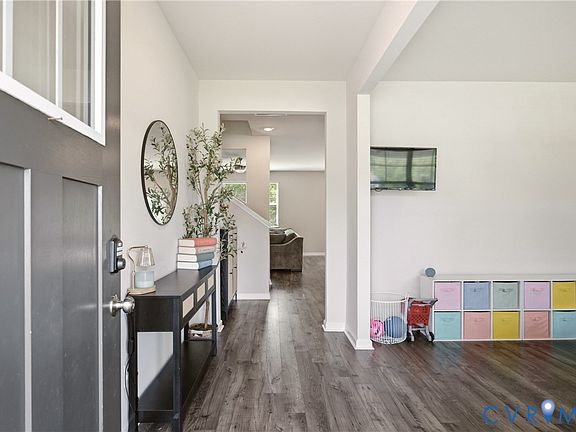 4th image of 115 Leonard Way