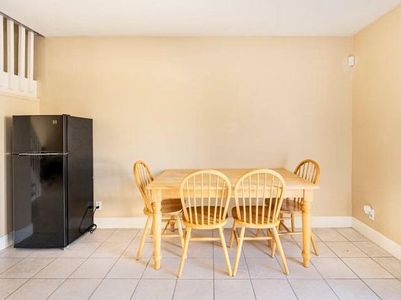 2nd image of 570 Willow Green Dr