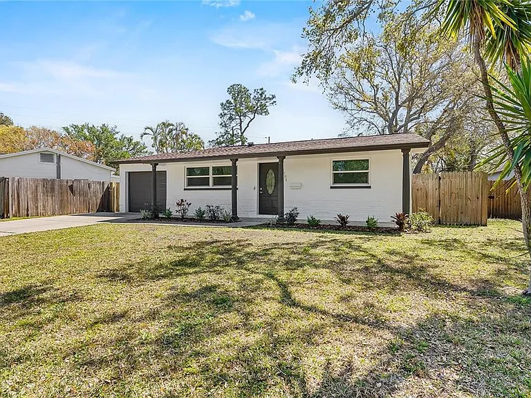 8201 Riverside Dr NE — Photo 4