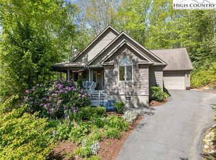 126 Robert Cook Ln, Banner Elk, NC 28604