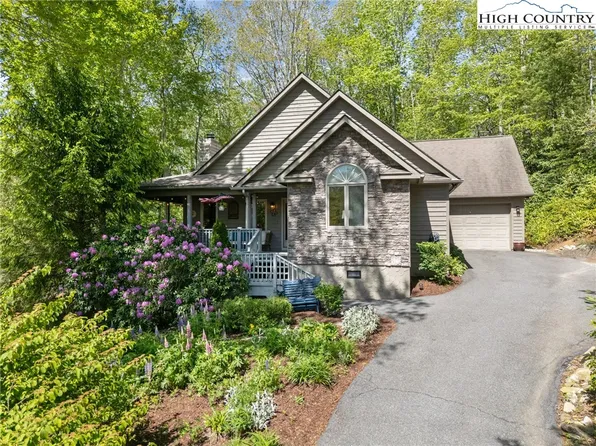 126 Robert Cook Lane, Banner Elk, NC 28604