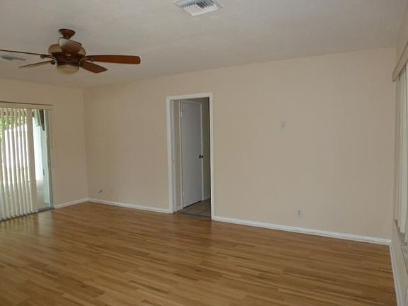 3rd image of 1025 SE 7th Ct