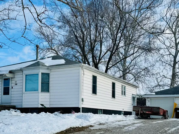 700 4th St, Pawnee, IL 62558