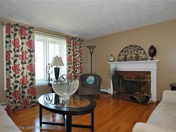 3rd image of 54 Seabrook Dr