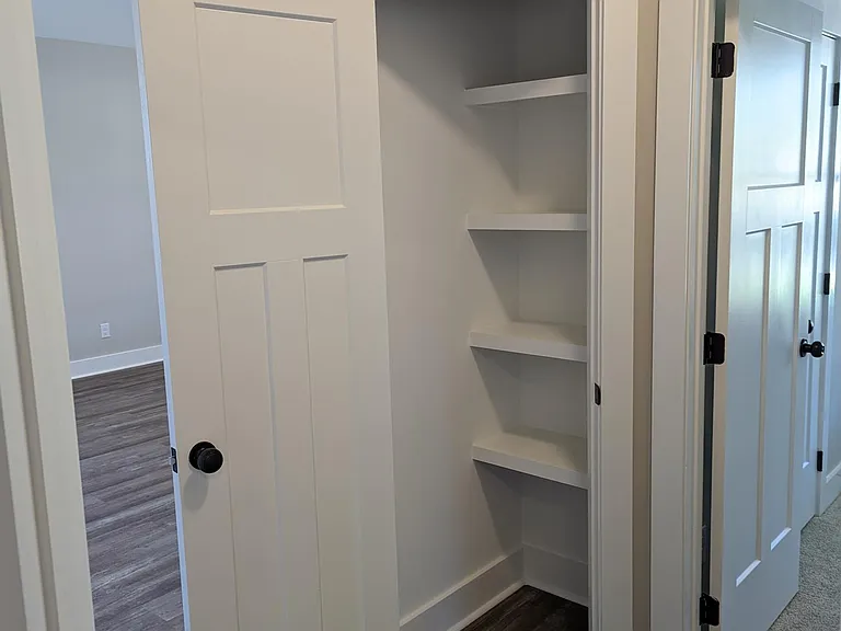 505 W Preston St — Photo 17