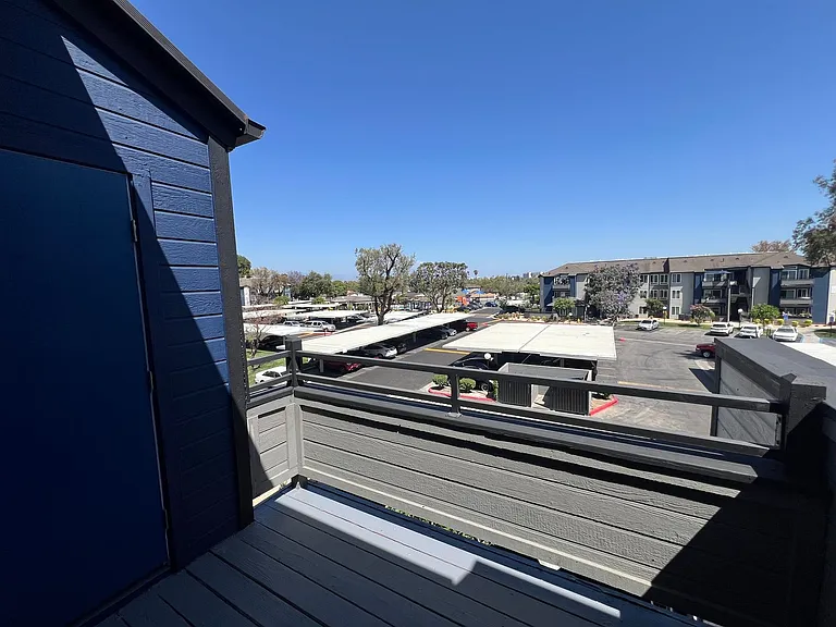 River House Apartments — Photo 39