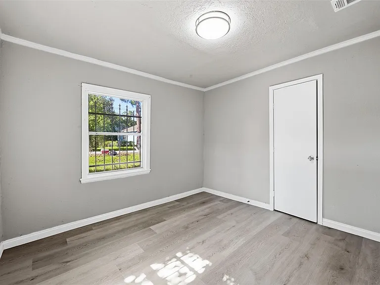 2088 Pope St — Photo 17