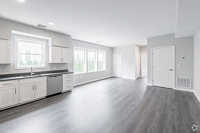 125 Atwells Ave #304 — Photo 3