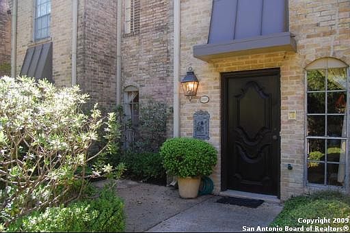 1st image of 5423 N NEW BRAUNFELS AVE #2