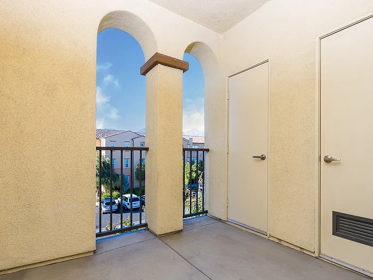 College Park Apartments — Photo 37