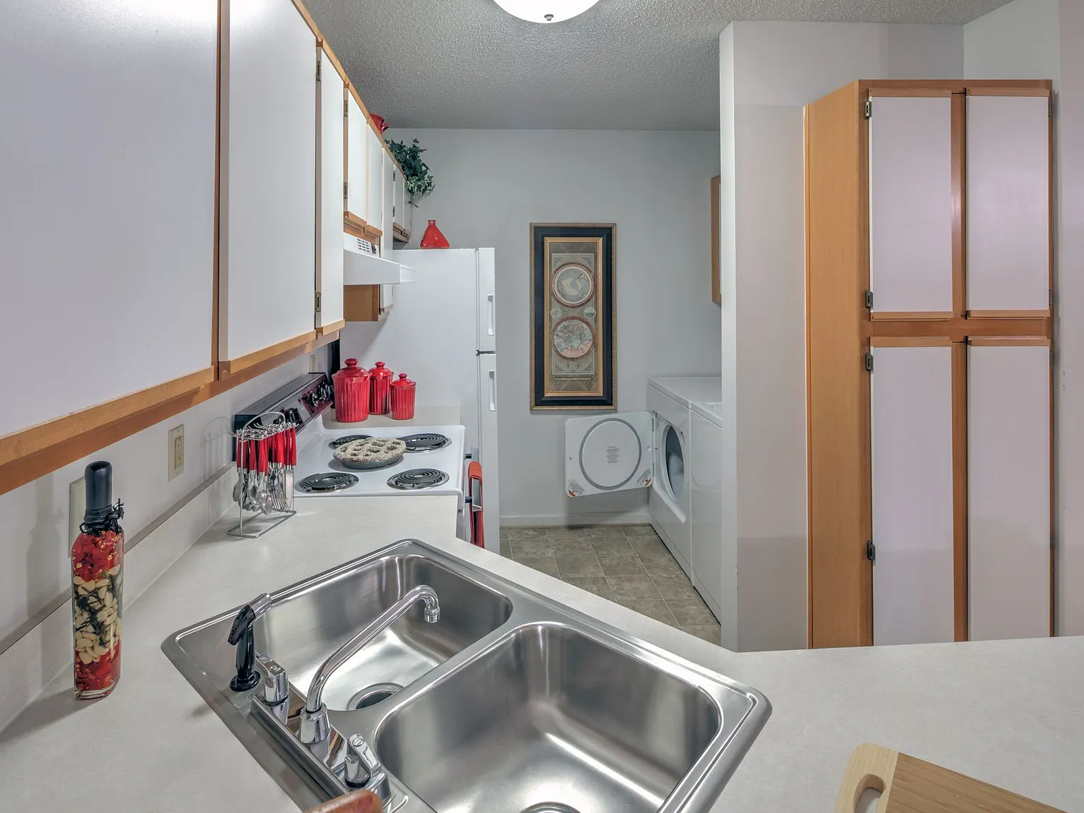 Featherstone Apartments at Kiln Creek — Photo 2