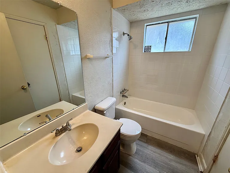 5015 Glendower Dr — Photo 13