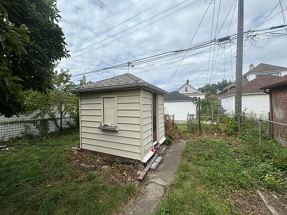 4th image of 5021 Talbot St