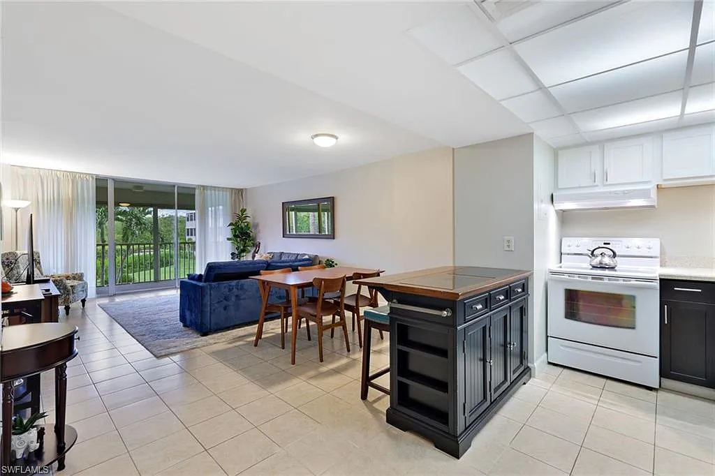 1 bed, 1.0 bath, 890 sqft, $5,000 — Photo 4