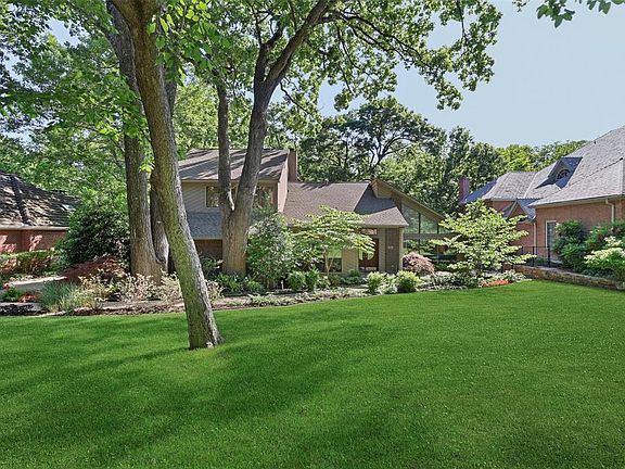 2nd image of 2722 Woods Ln
