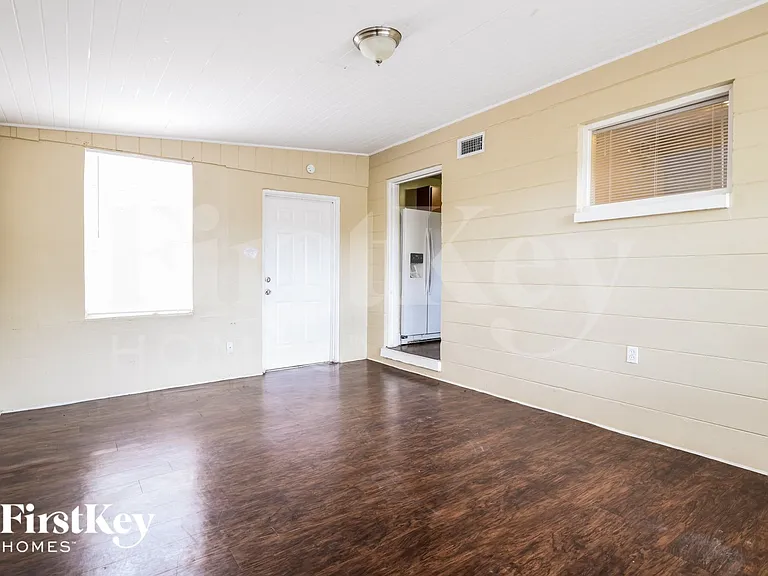 1521 Heather Ave — Photo 5