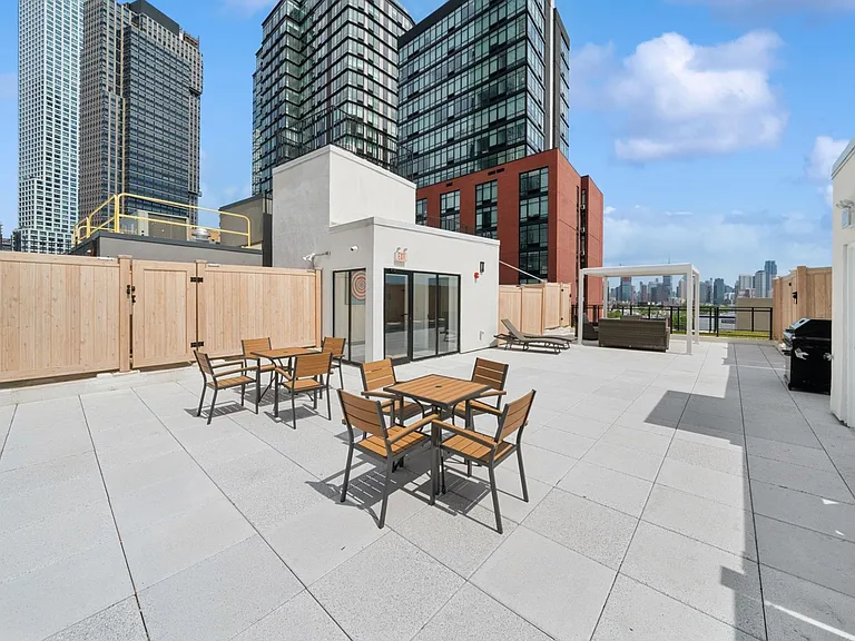 32 Jones St #202 — Photo 32