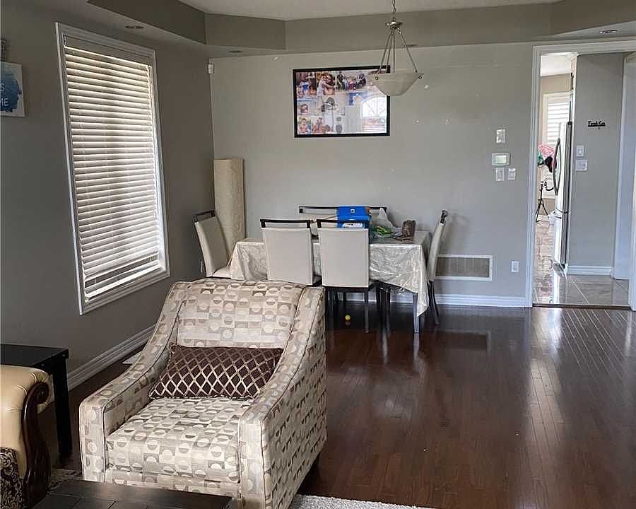 2nd image of 211 Gardenbrooke Trl