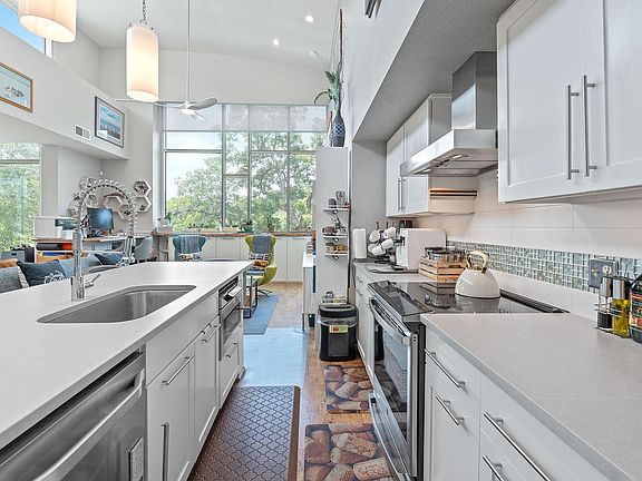 5th image of 1600 Barton Springs Rd Unit 5406