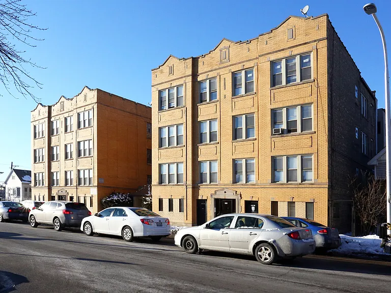 4730 W Addison St #1B — Photo 11