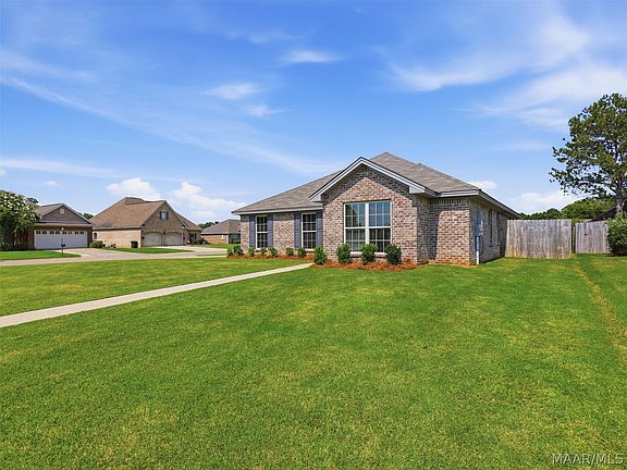 3rd image of 11 Zachary Cir