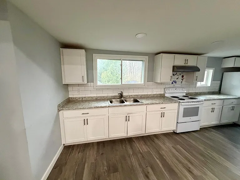 29 Pioneer Rd #A — Photo 9